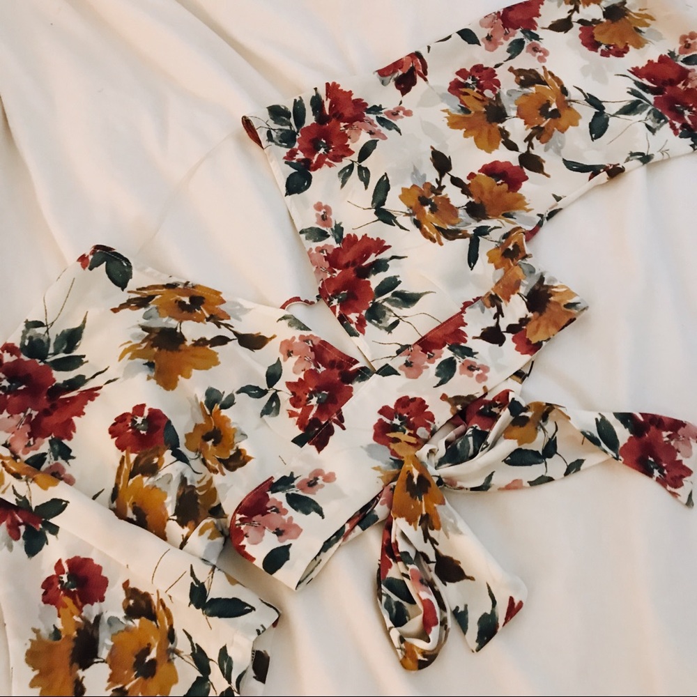 American Threads - 3/4 Length Crop Top